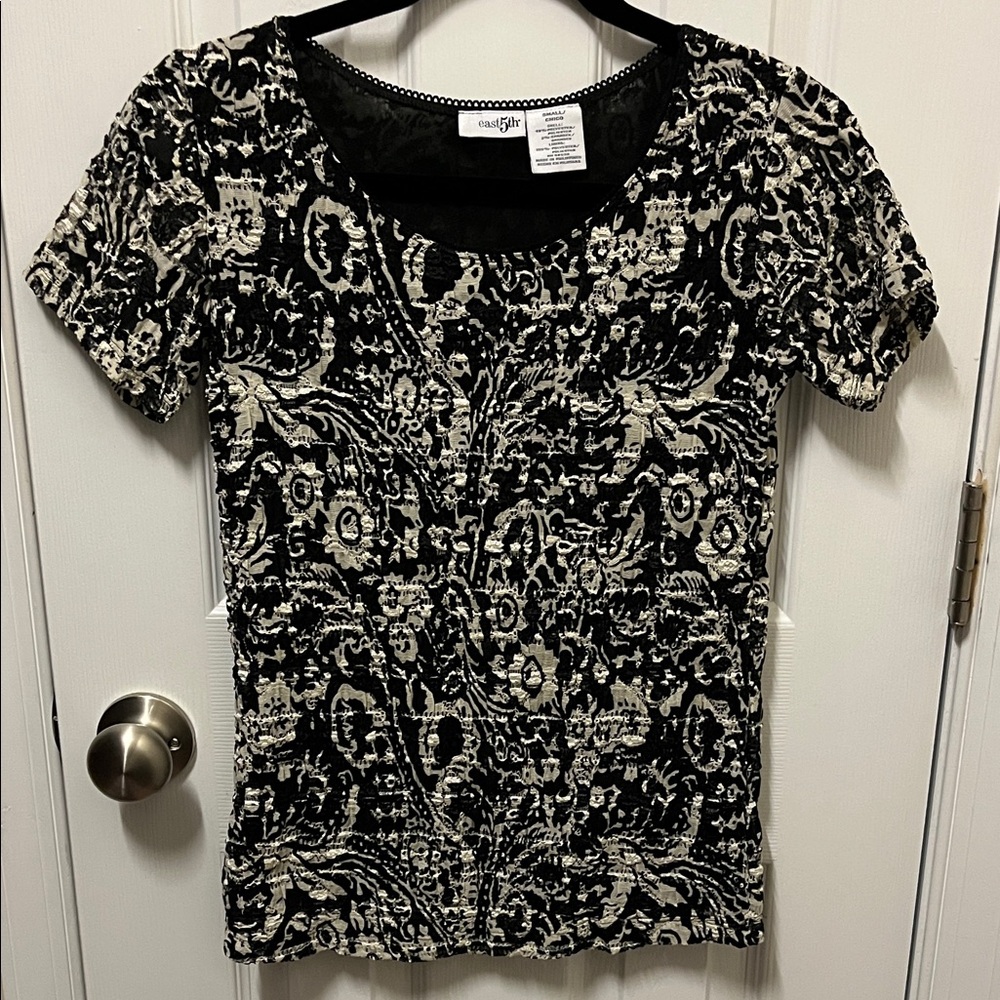East 5th Black and Cream Short Sleeve Top